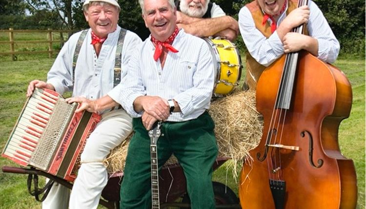 SUNNY CIDER FEST WITH THE WURZELS