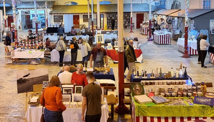 Arts and Crafts Market